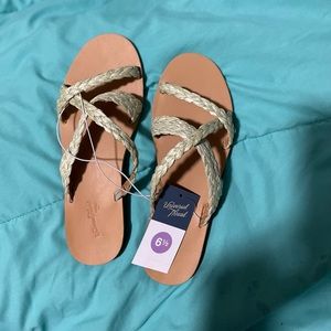 Universal thread sandals Sandals